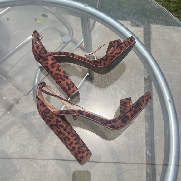 Cheetah heels - Picture 10 of 11